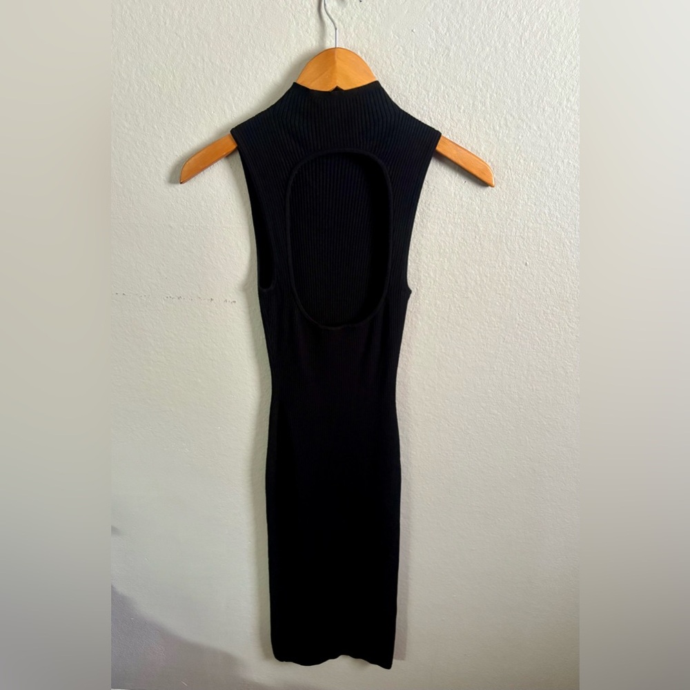 BABATON Open-back Ribbed Black Midi Dress - Picture 2 of 6